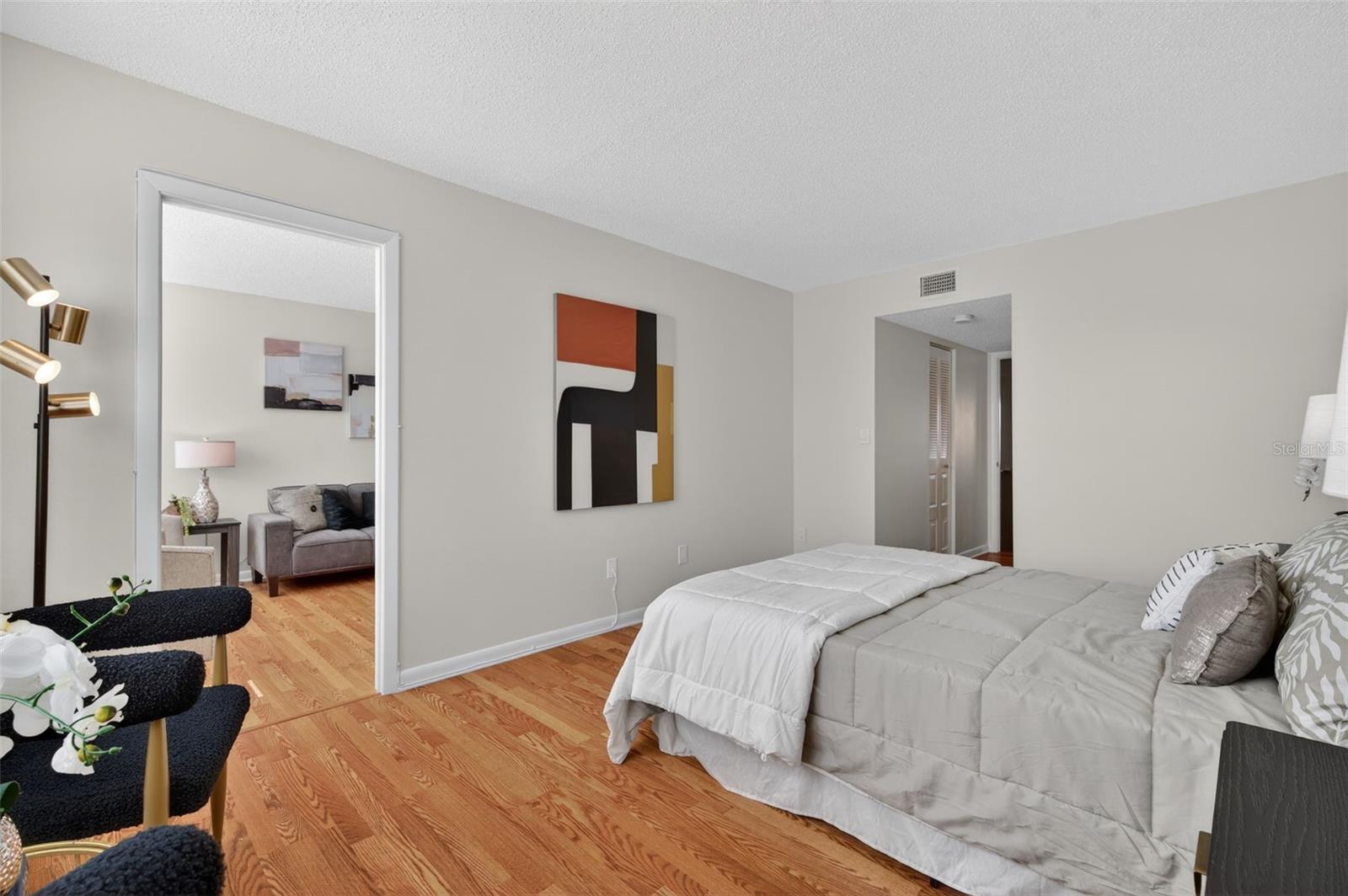 Image 19 of 31 For 5080 Locust Street Ne 328