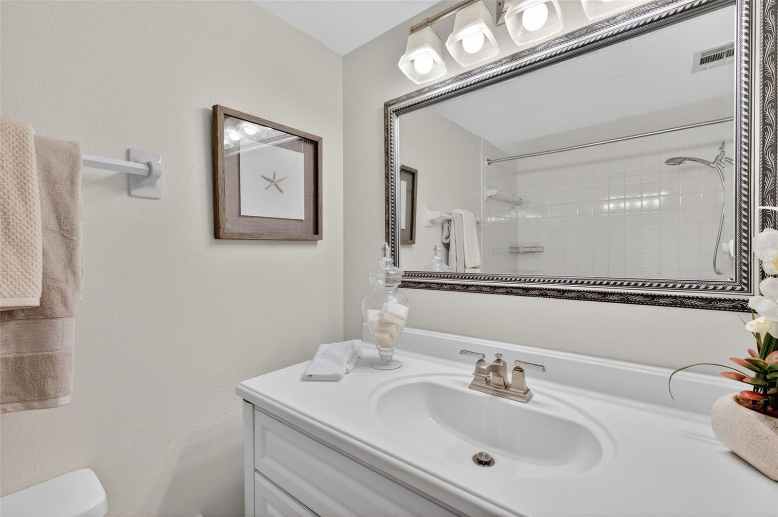 Image 23 of 31 For 5080 Locust Street Ne 328