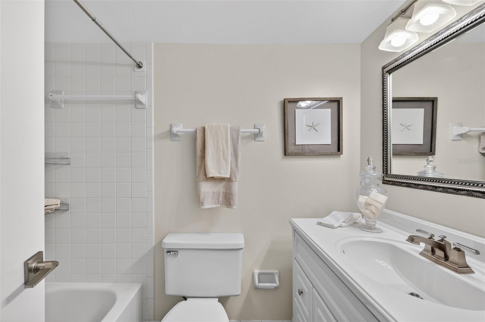 Image 24 of 31 For 5080 Locust Street Ne 328