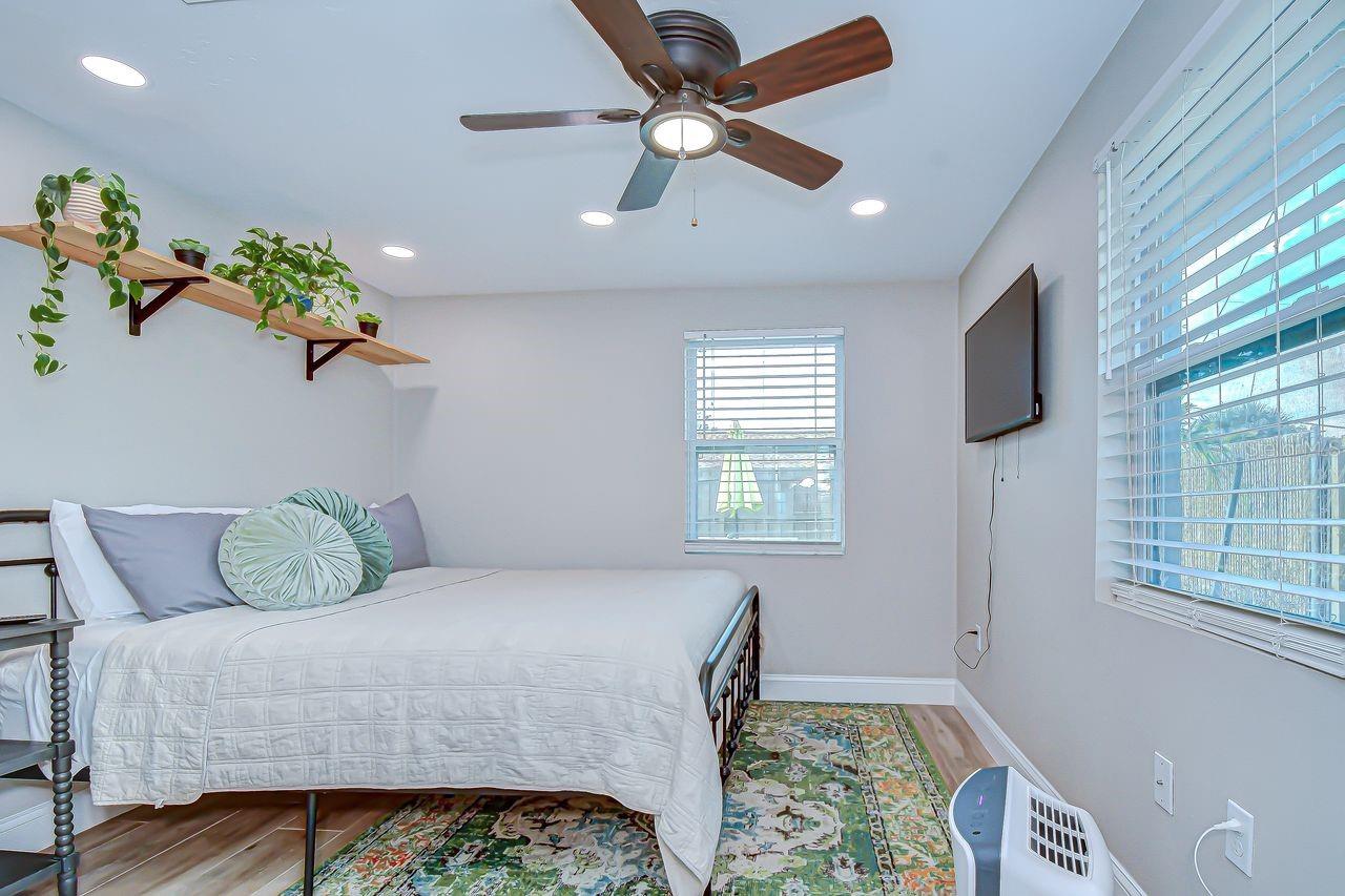 Image 12 of 23 For 4444 17th Street W A