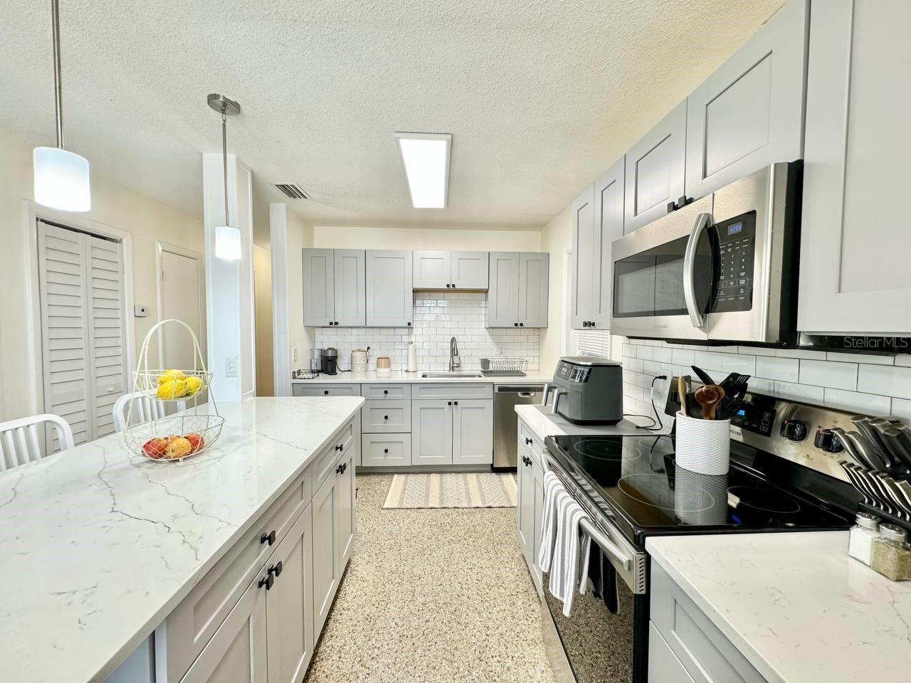 Image 5 of 22 For 6331 Renellie Court