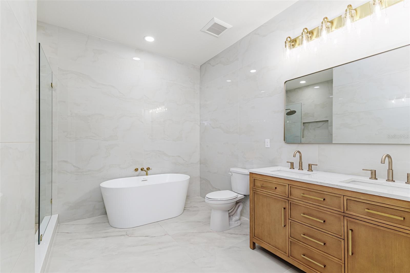 Image 13 of 22 For 7907 Greenwood Avenue