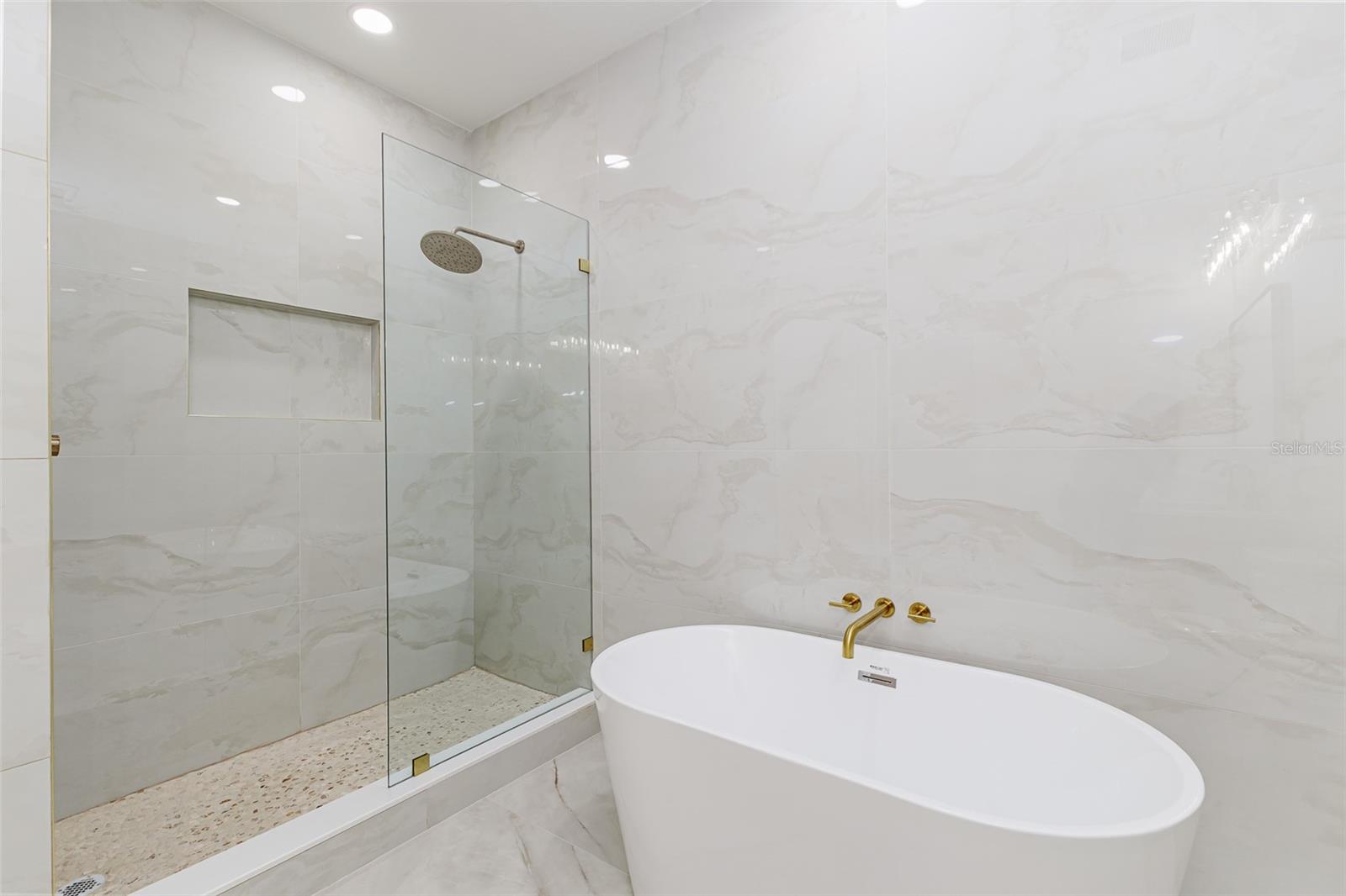 Image 14 of 22 For 7907 Greenwood Avenue