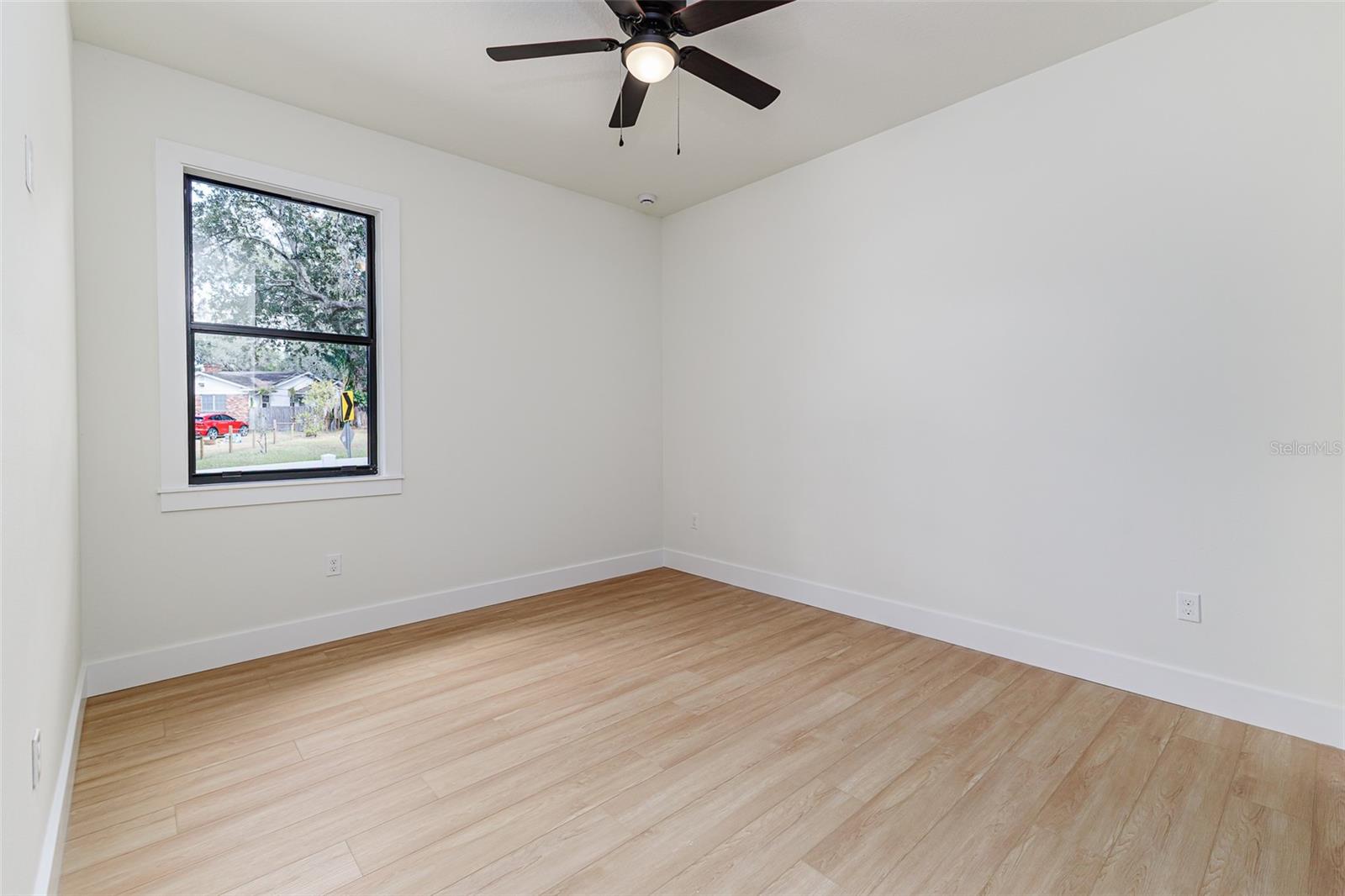 Image 18 of 22 For 7907 Greenwood Avenue