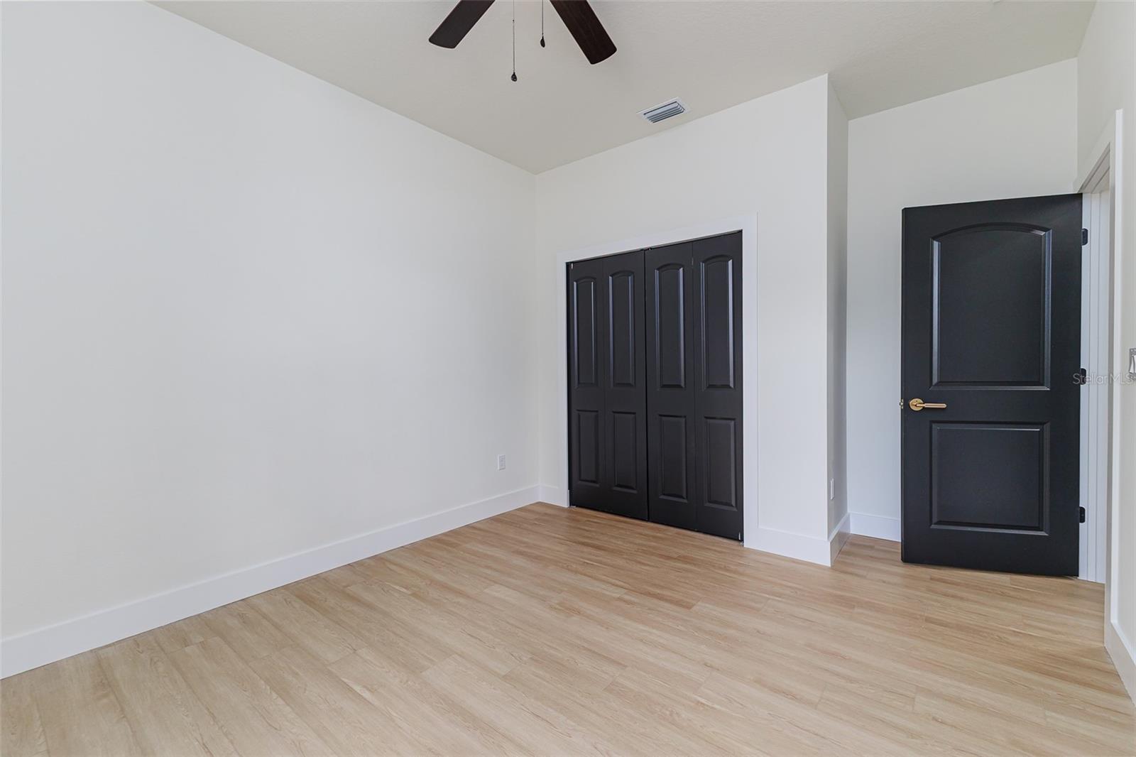 Image 19 of 22 For 7907 Greenwood Avenue