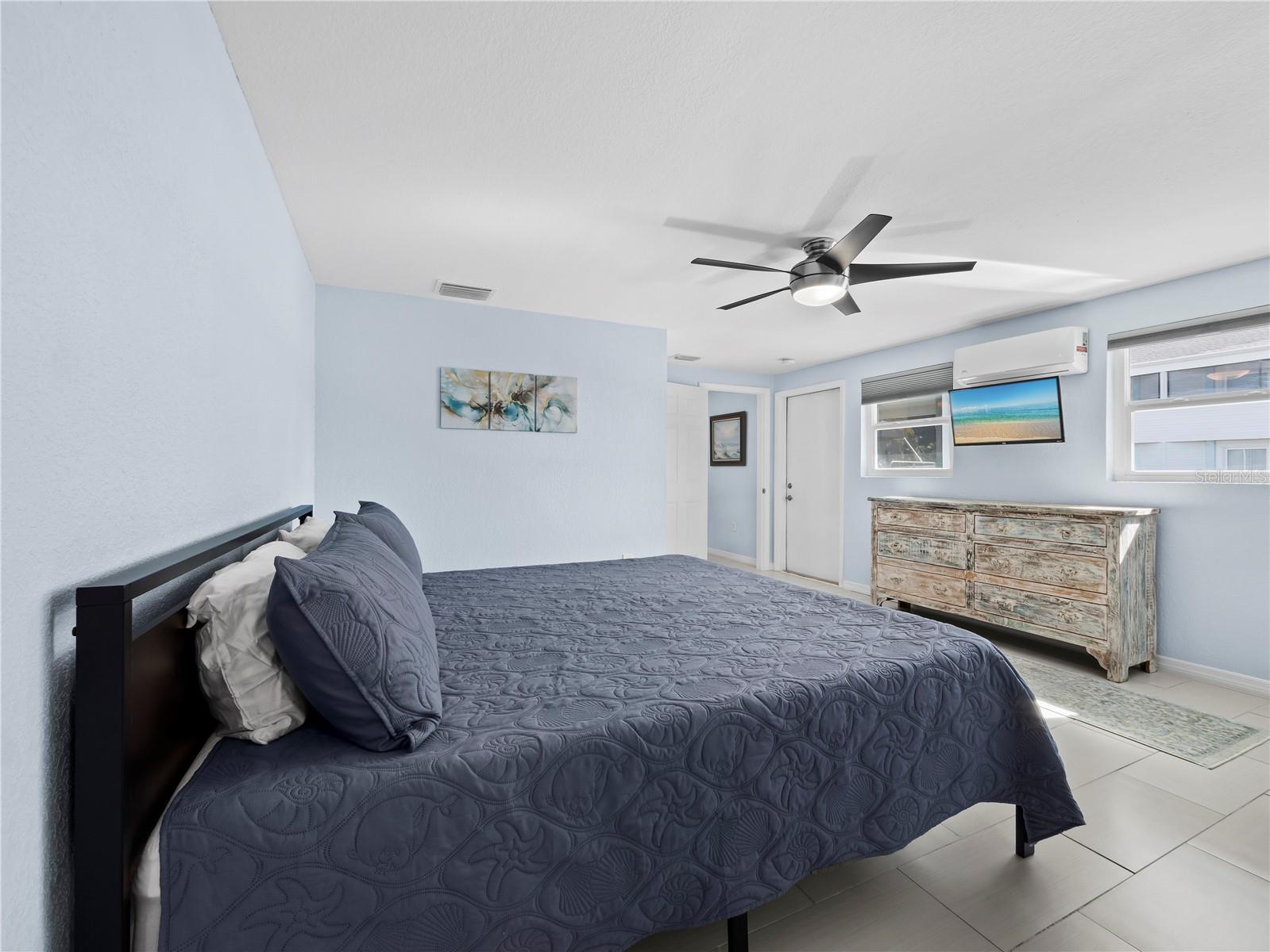 Image 11 of 47 For 744 Jungle Queen Way