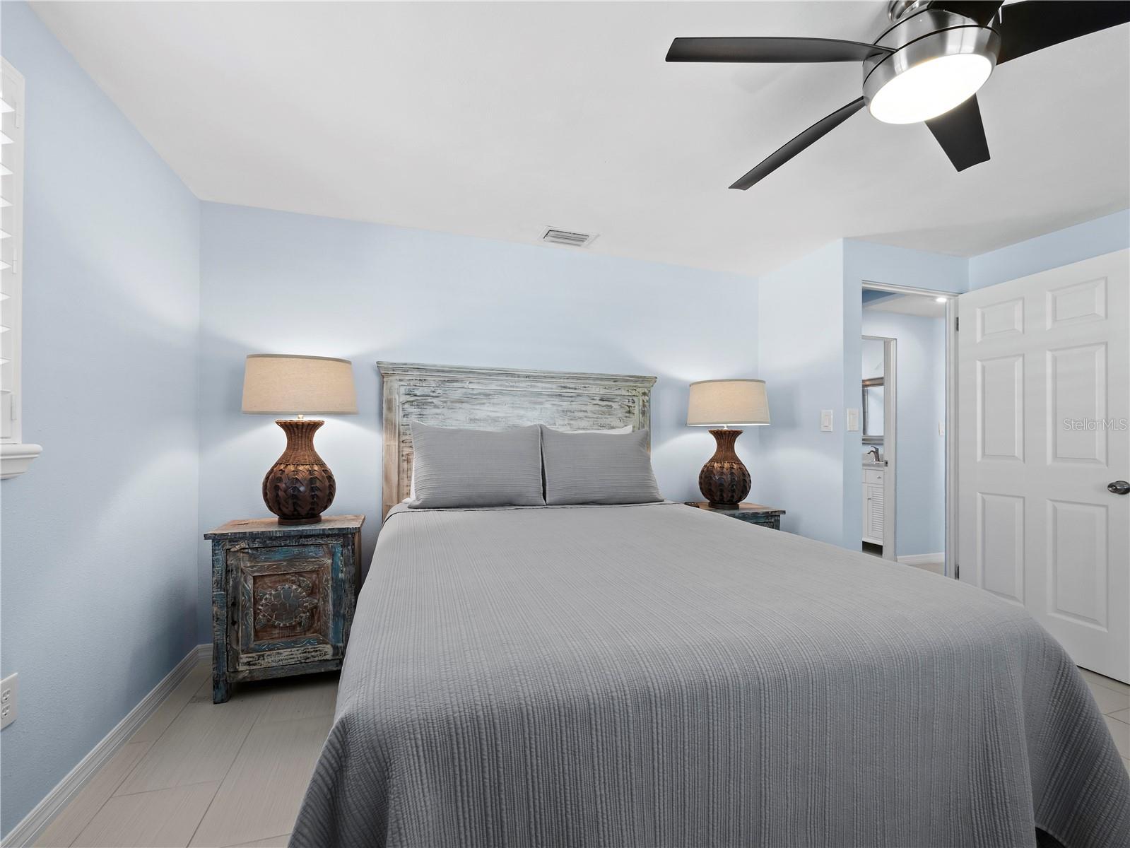 Image 18 of 47 For 744 Jungle Queen Way