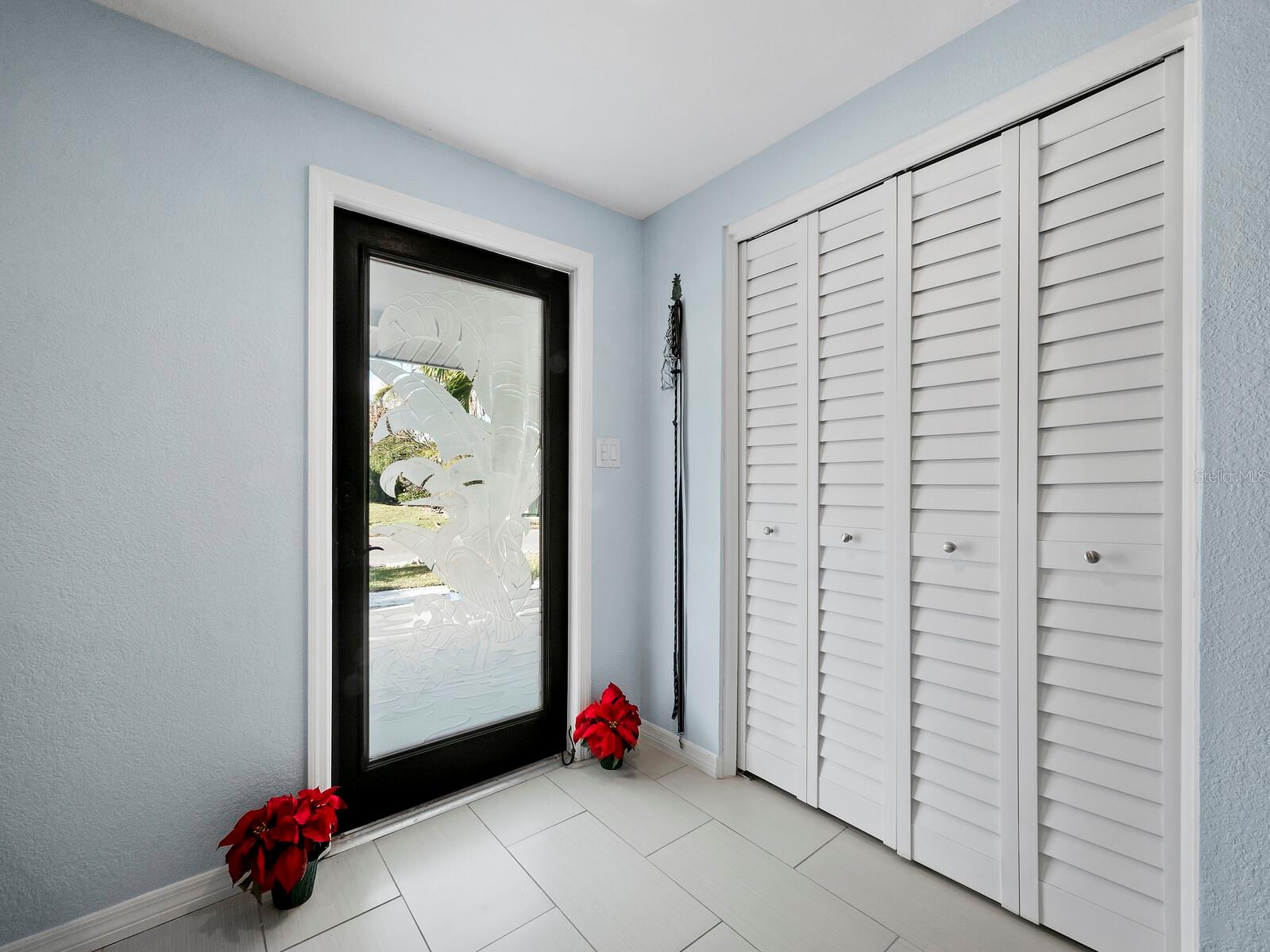 Image 2 of 47 For 744 Jungle Queen Way