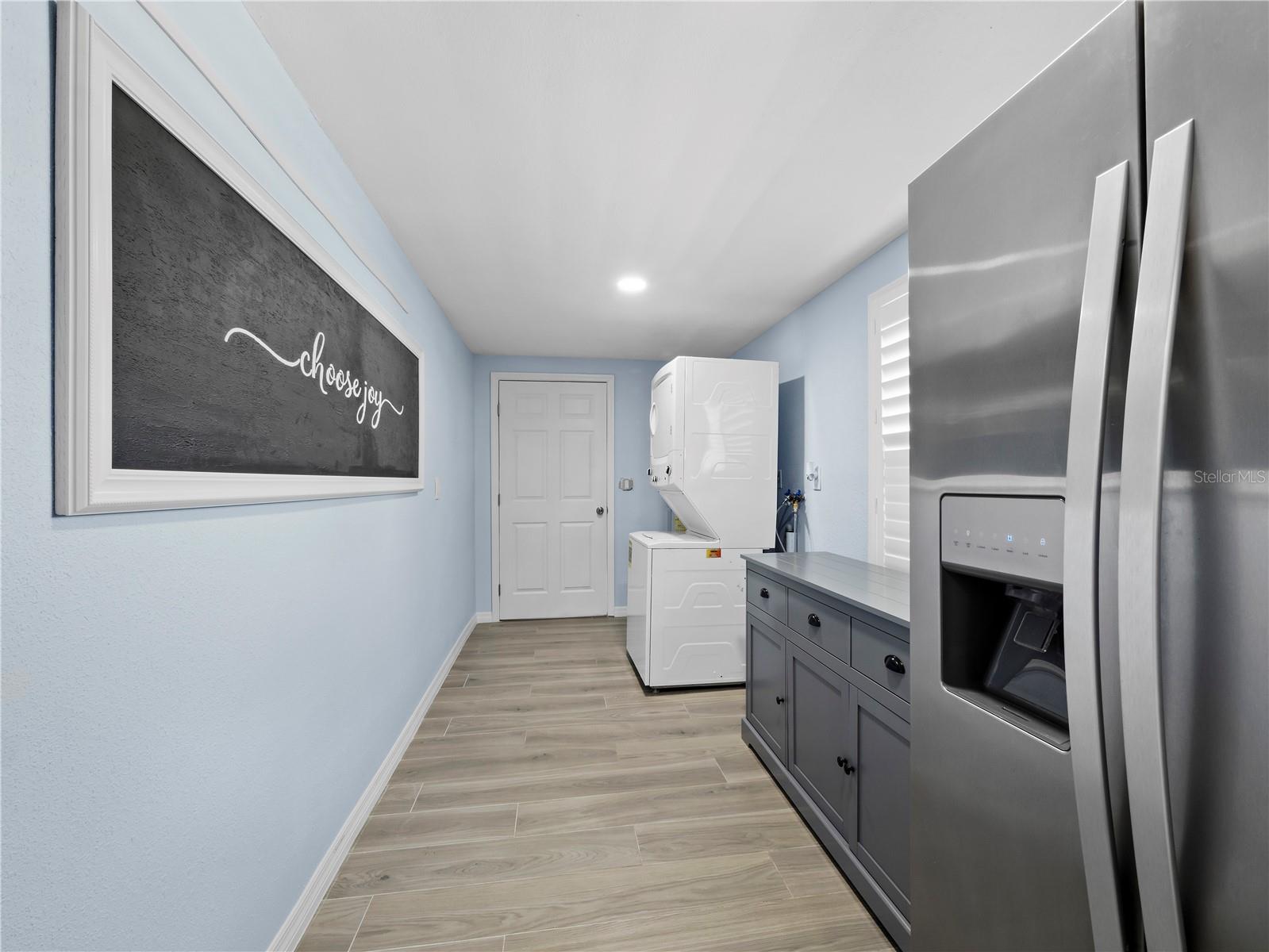 Image 9 of 47 For 744 Jungle Queen Way