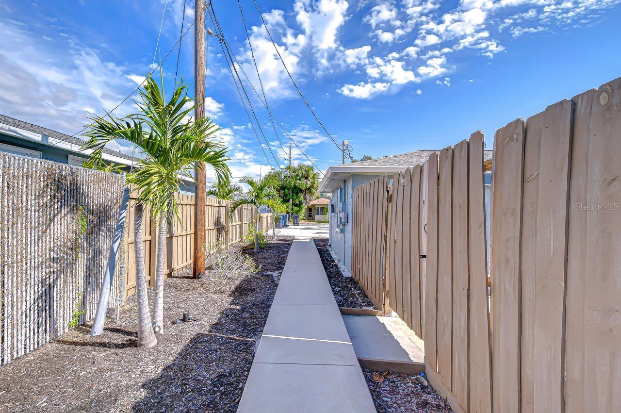 Image 5 of 25 For 4444 17th Street W B