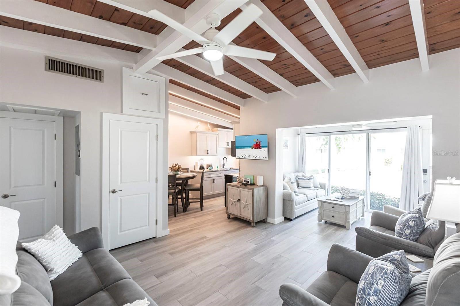 Image 2 of 24 For 6006 Midnight Pass Road 65