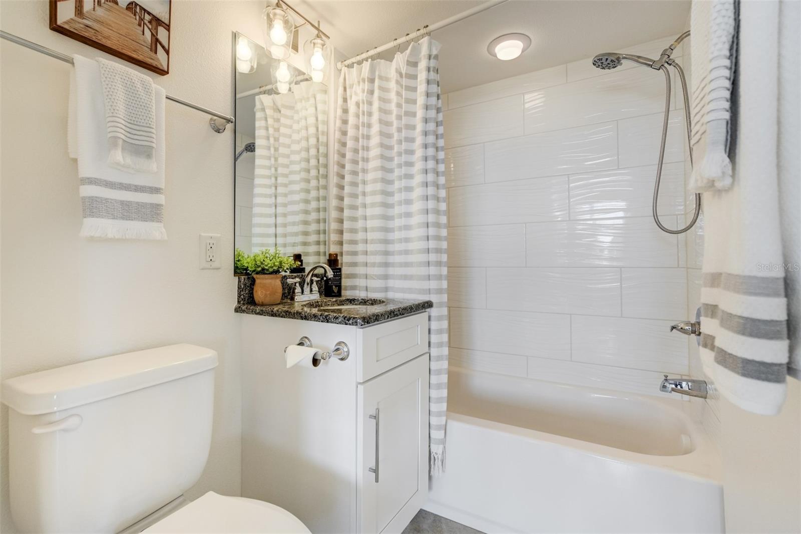 Image 9 of 15 For 223 Island Way 5d