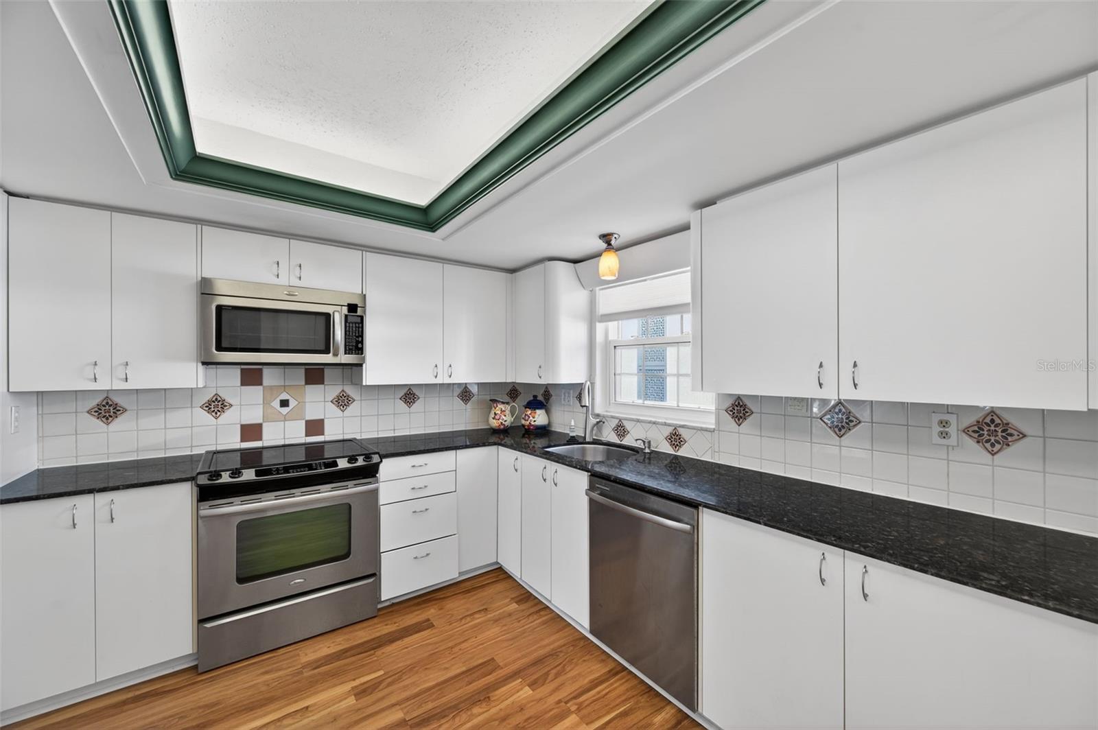 Image 11 of 31 For 131 Bluff View Drive 403