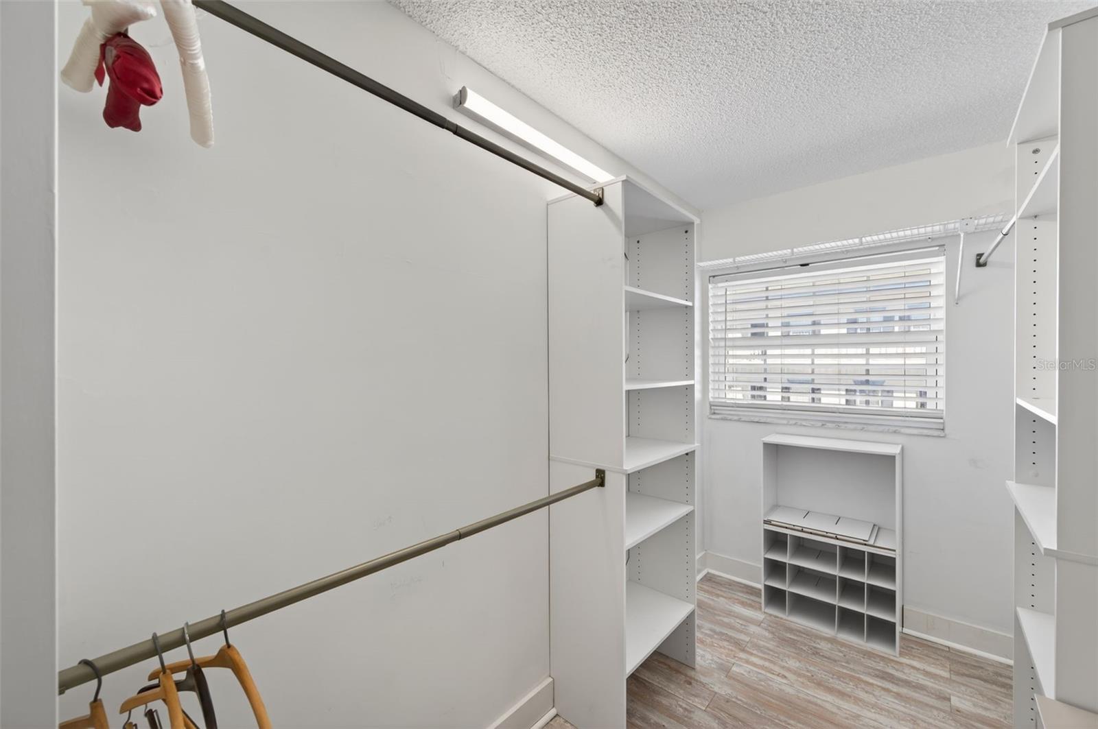 Image 21 of 31 For 131 Bluff View Drive 403