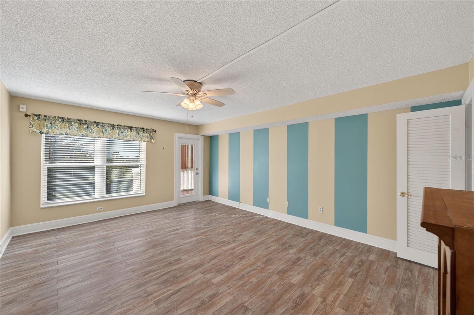 Image 24 of 31 For 131 Bluff View Drive 403