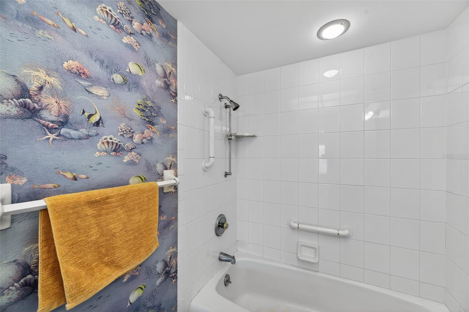 Image 27 of 31 For 131 Bluff View Drive 403