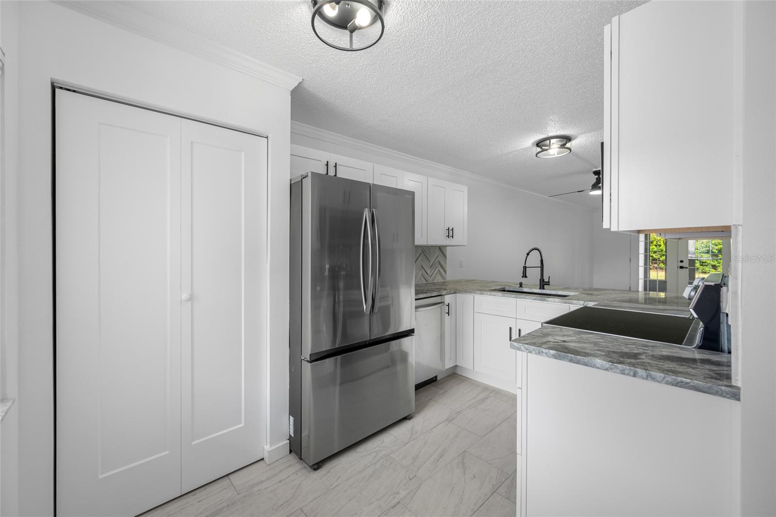 Image 10 of 50 For 11201 122nd Avenue 201