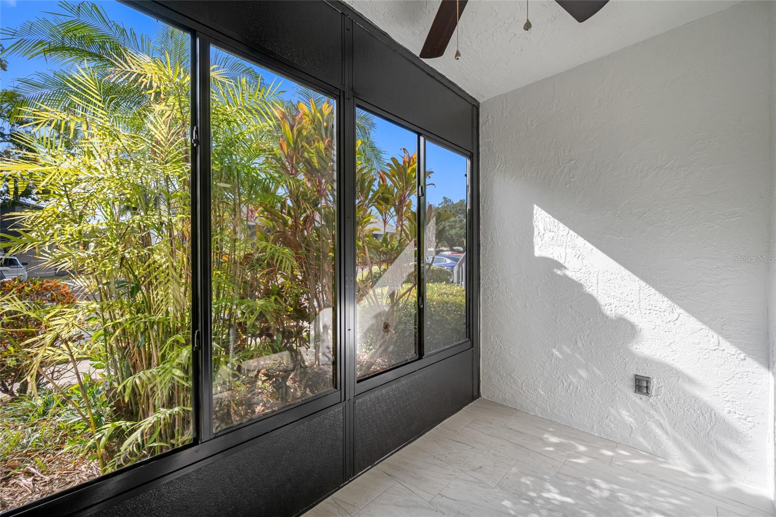 Image 19 of 50 For 11201 122nd Avenue 201