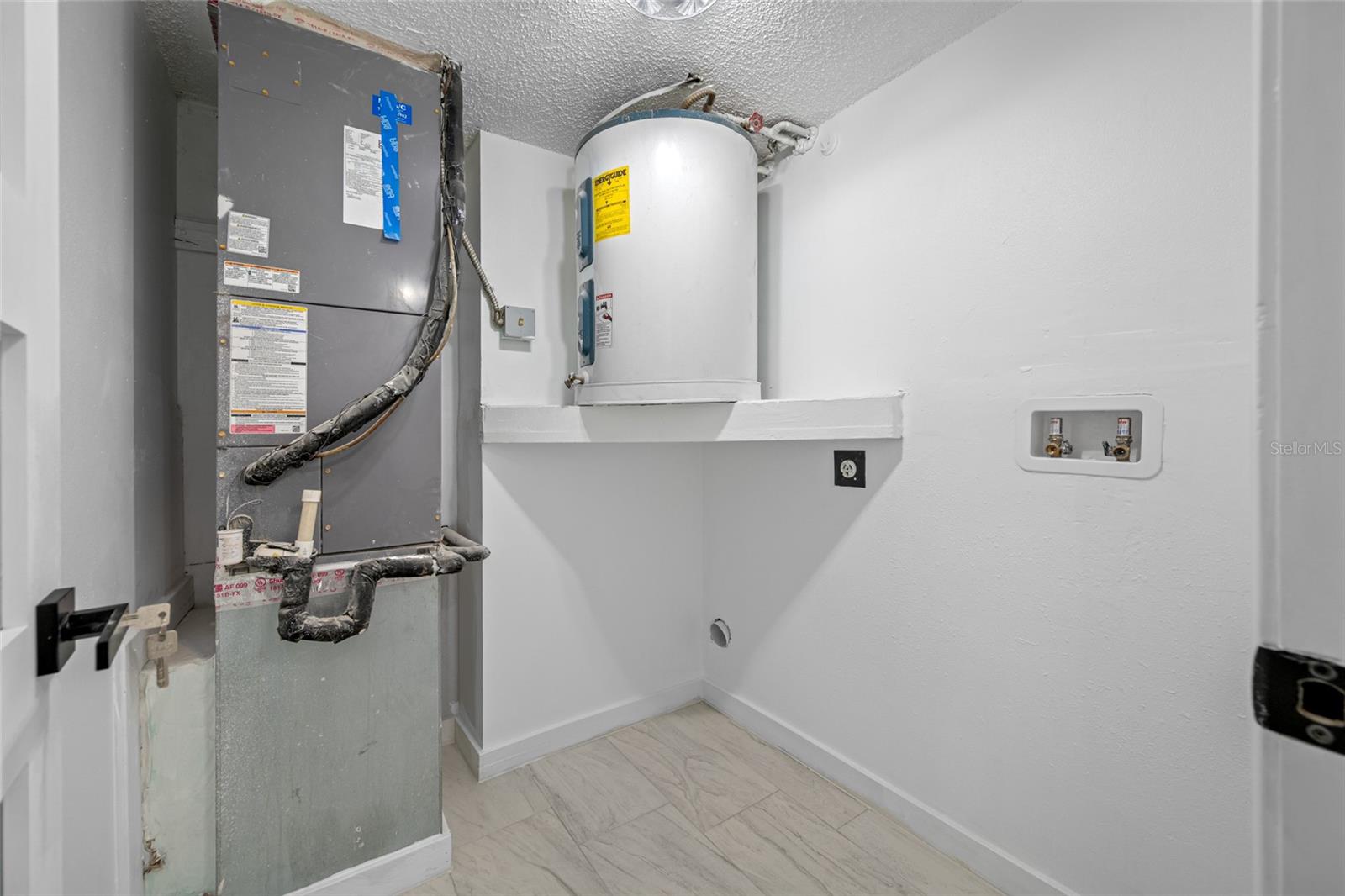 Image 22 of 50 For 11201 122nd Avenue 201