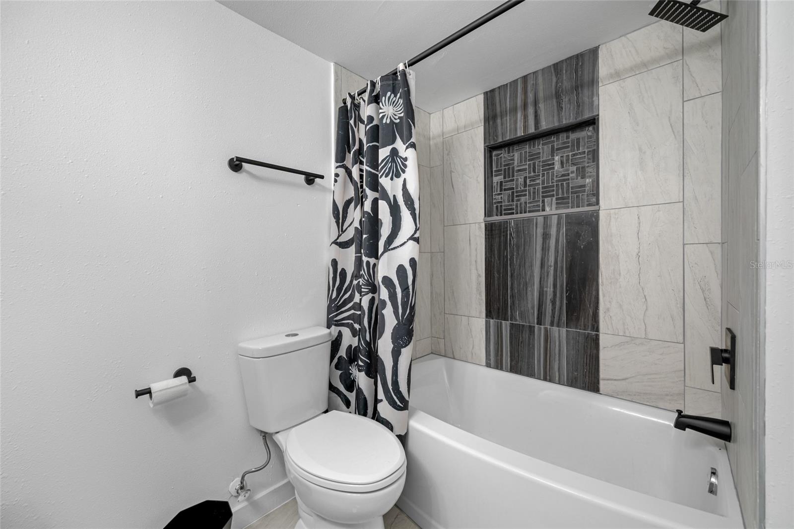 Image 24 of 50 For 11201 122nd Avenue 201