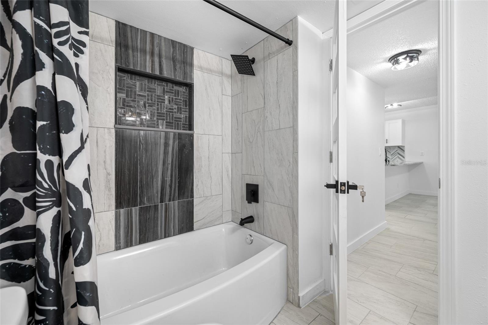 Image 25 of 50 For 11201 122nd Avenue 201