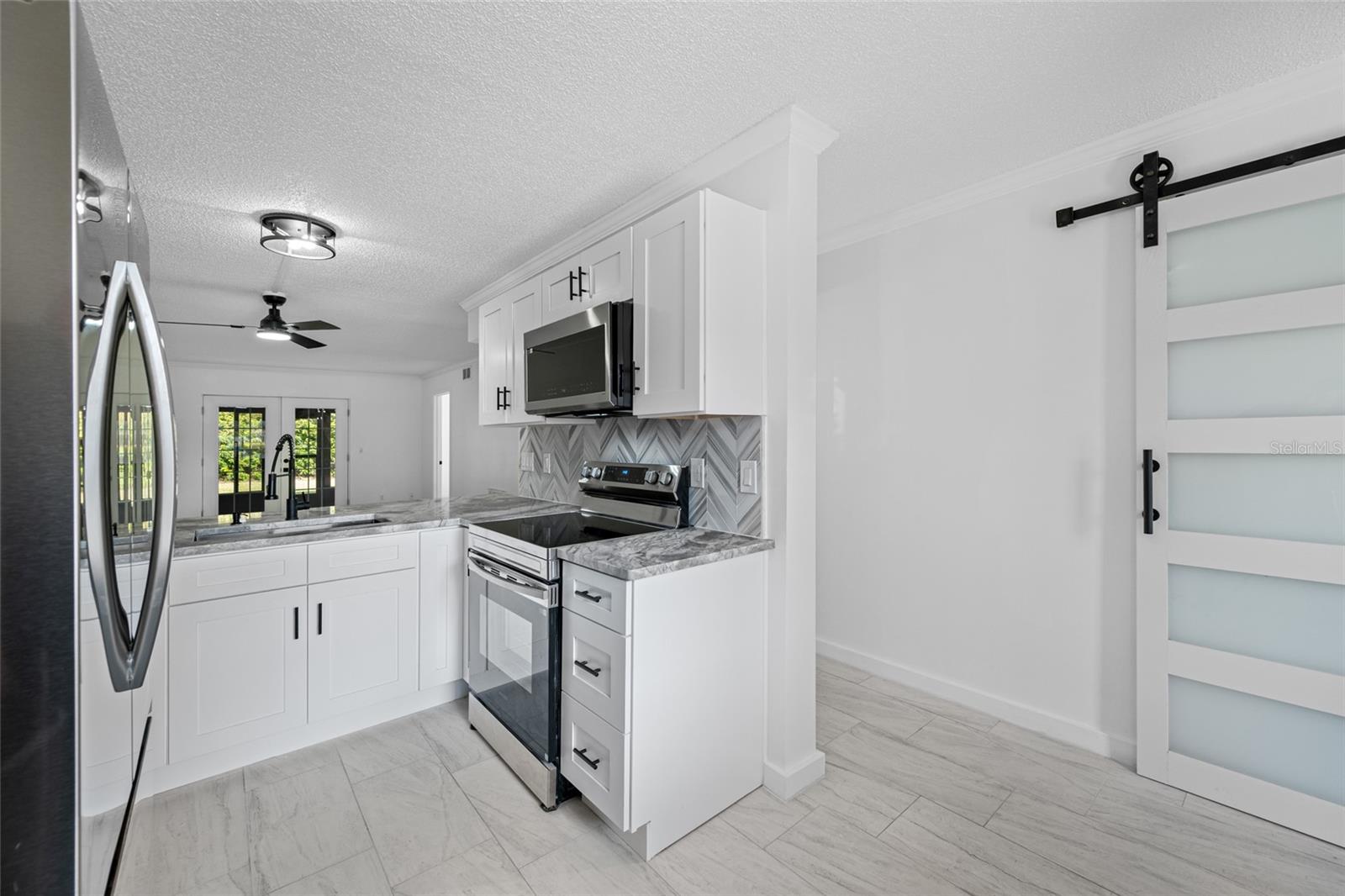 Image 7 of 50 For 11201 122nd Avenue 201