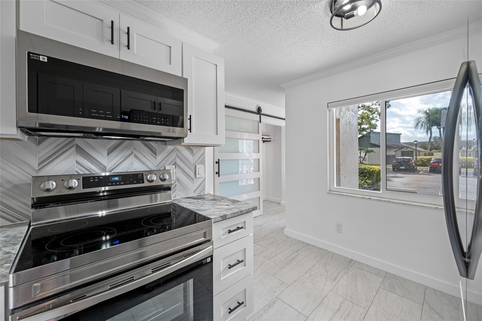 Image 8 of 50 For 11201 122nd Avenue 201