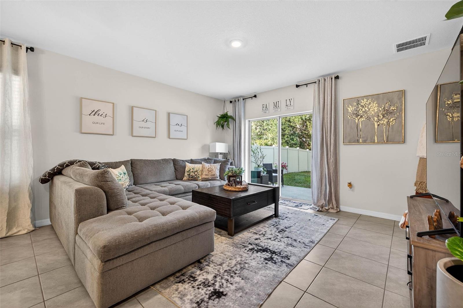 Image 6 of 27 For 17012 Oval Rum Drive