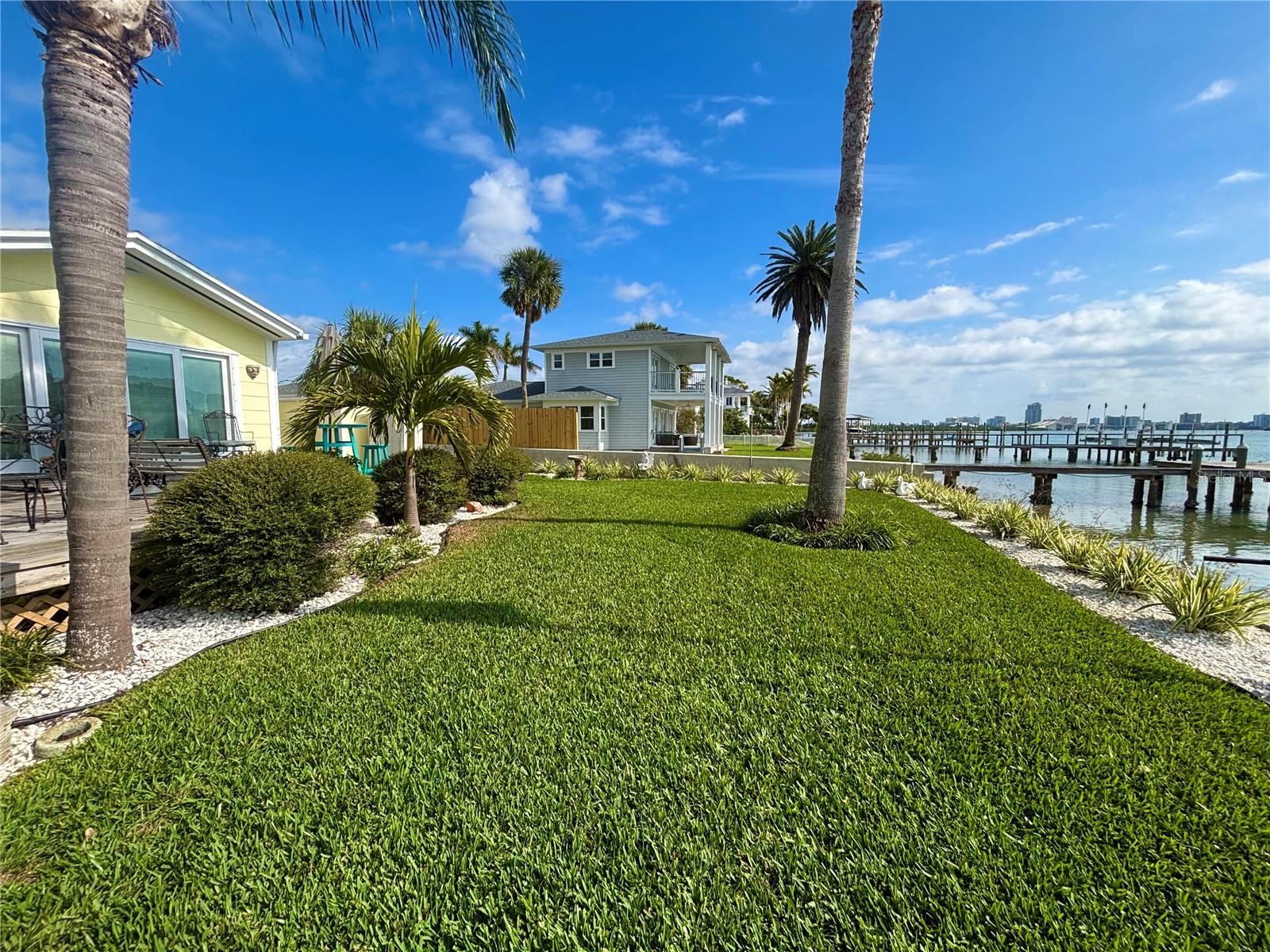 Listing photo id 11 for 173 Devon Drive