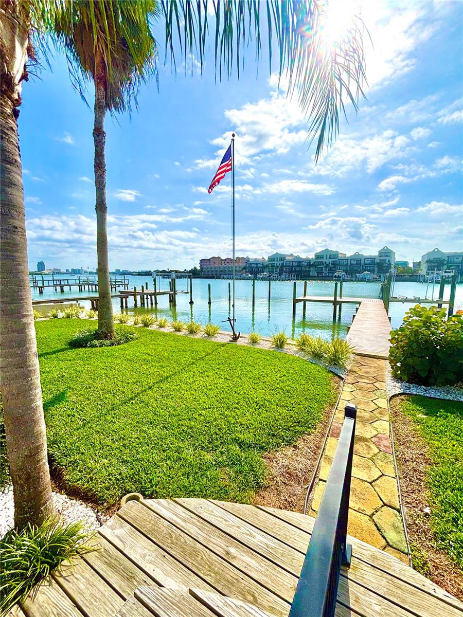 Listing photo id 16 for 173 Devon Drive