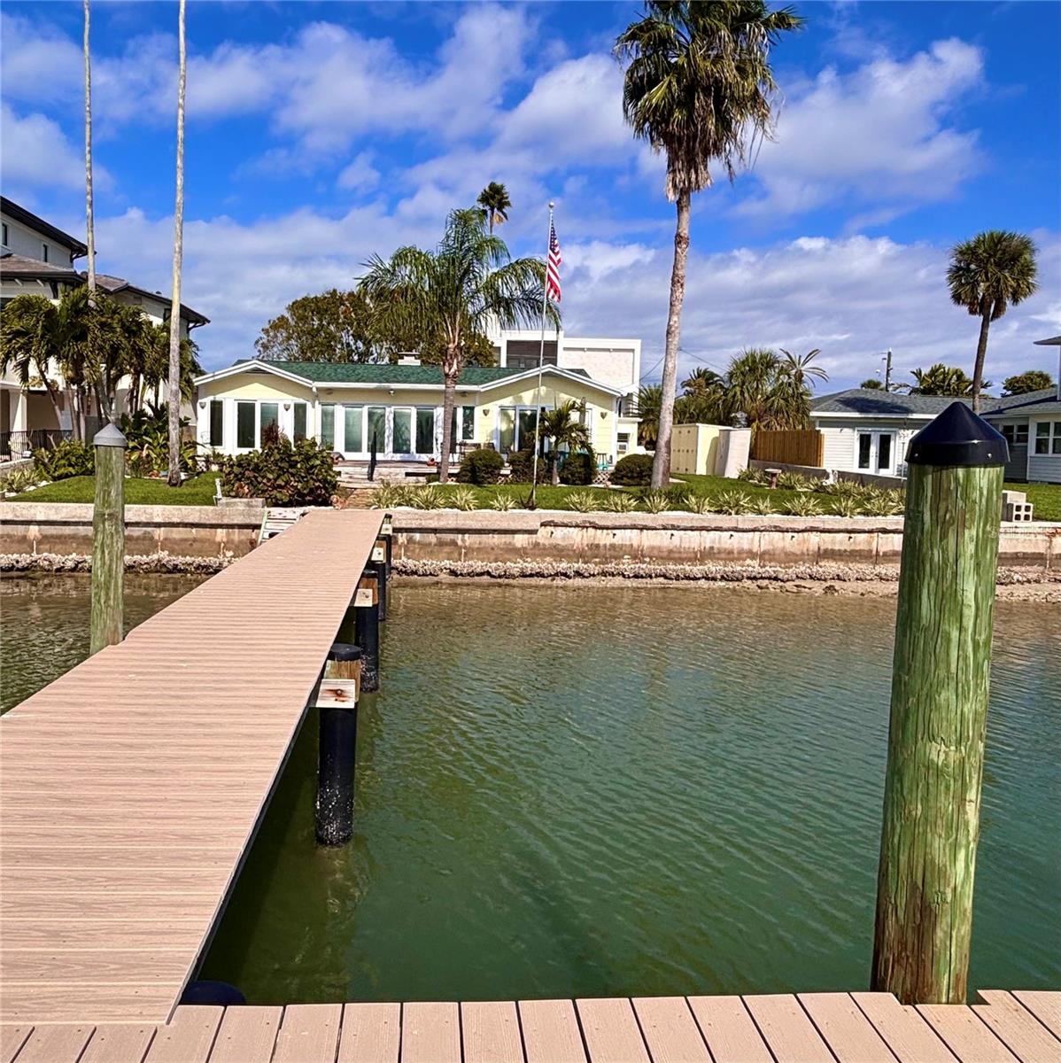 Listing photo id 17 for 173 Devon Drive