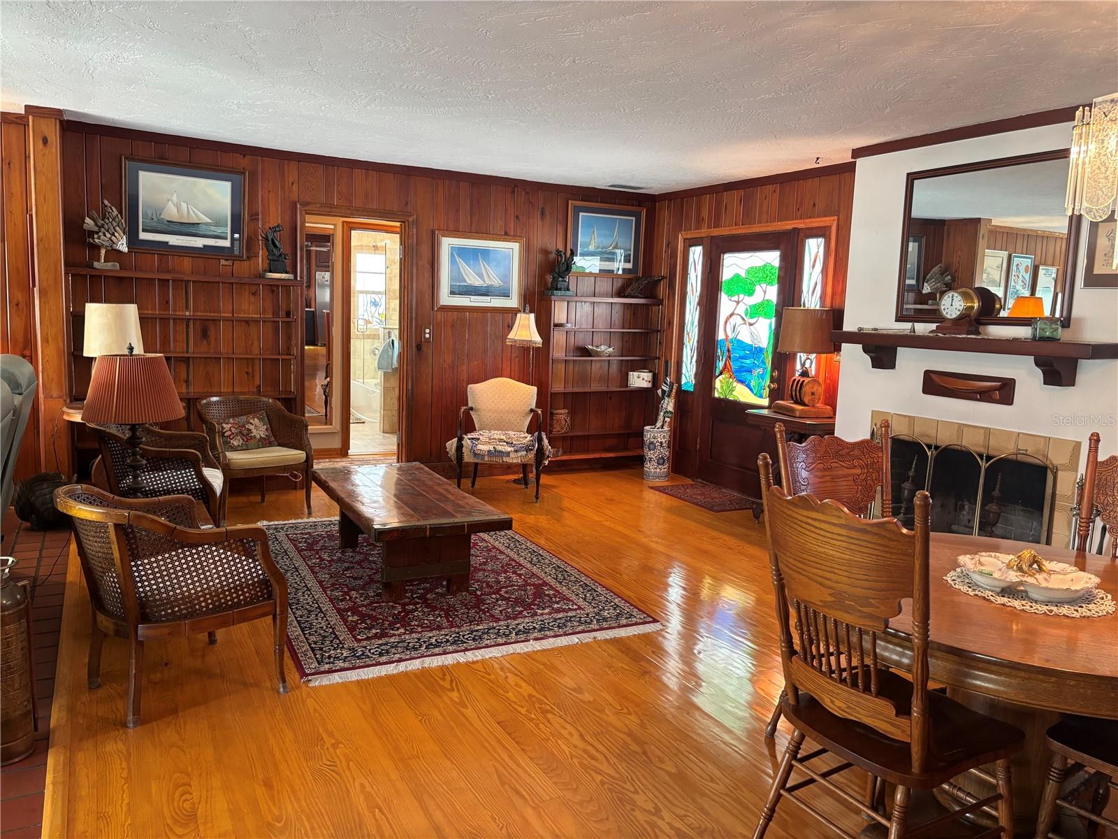 Listing photo id 22 for 173 Devon Drive