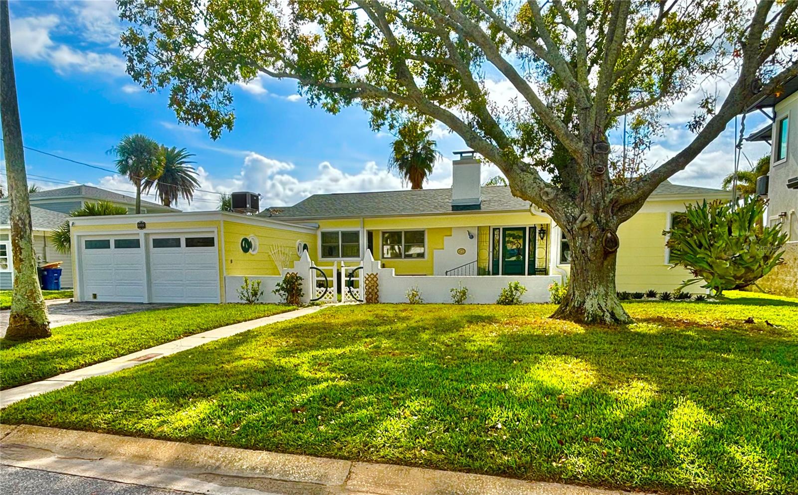 Listing photo id 1 for 173 Devon Drive