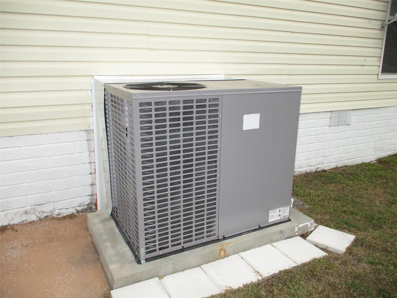 Image 7 of 28 For 38422 Stafford Drive