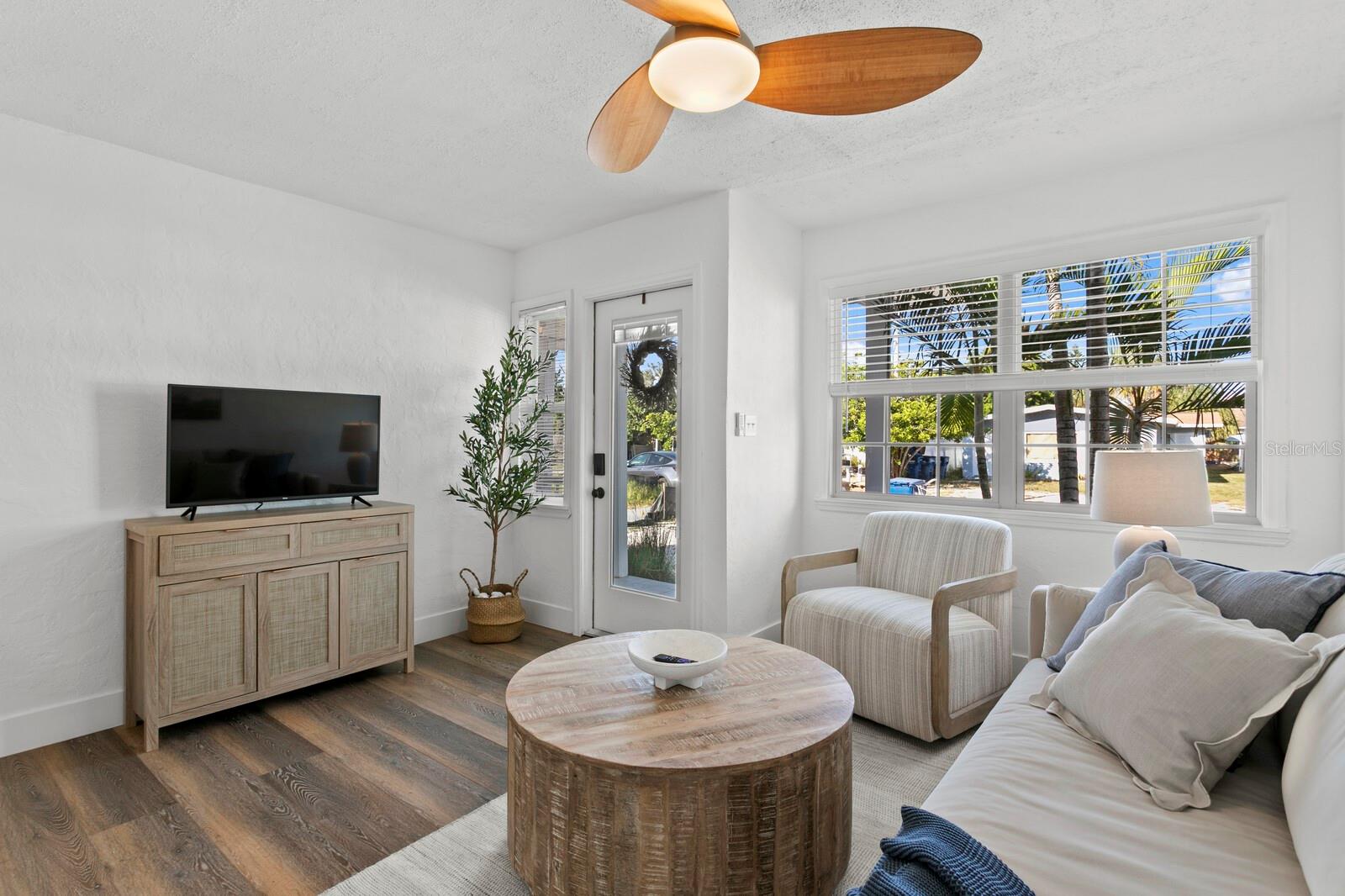 Image 3 of 23 For 13304 2nd Street E S