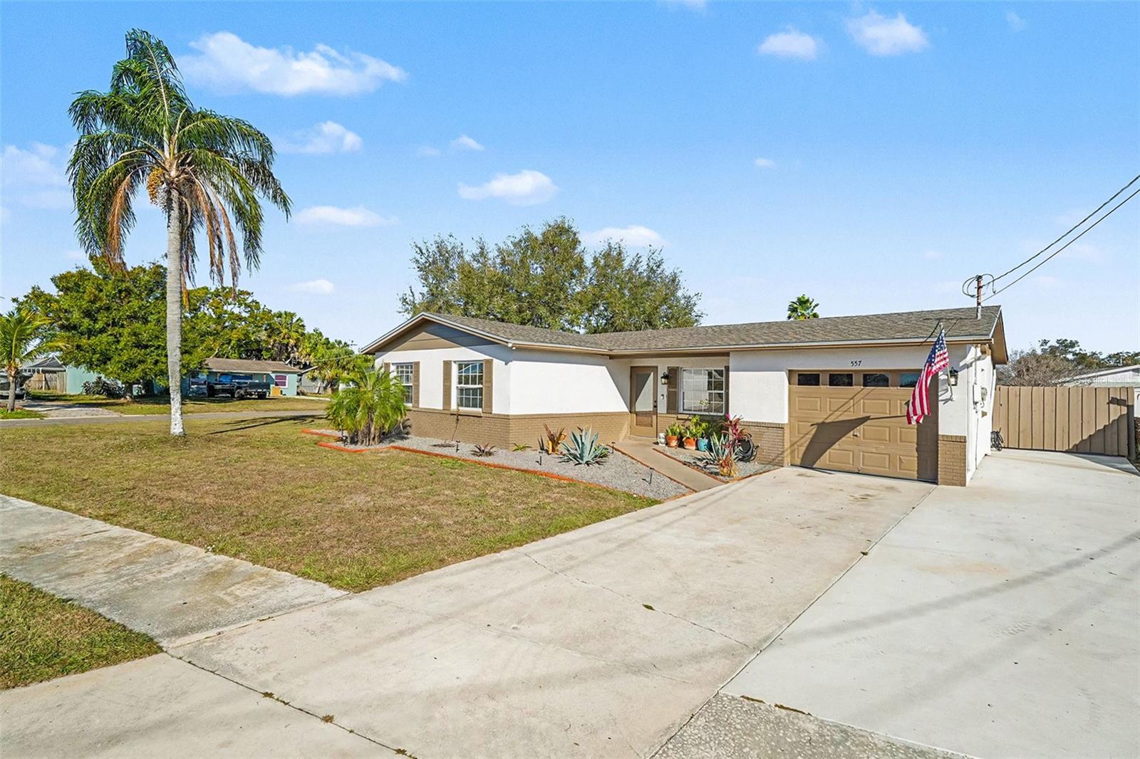 Listing photo id 1 for 557 Flame Tree Drive