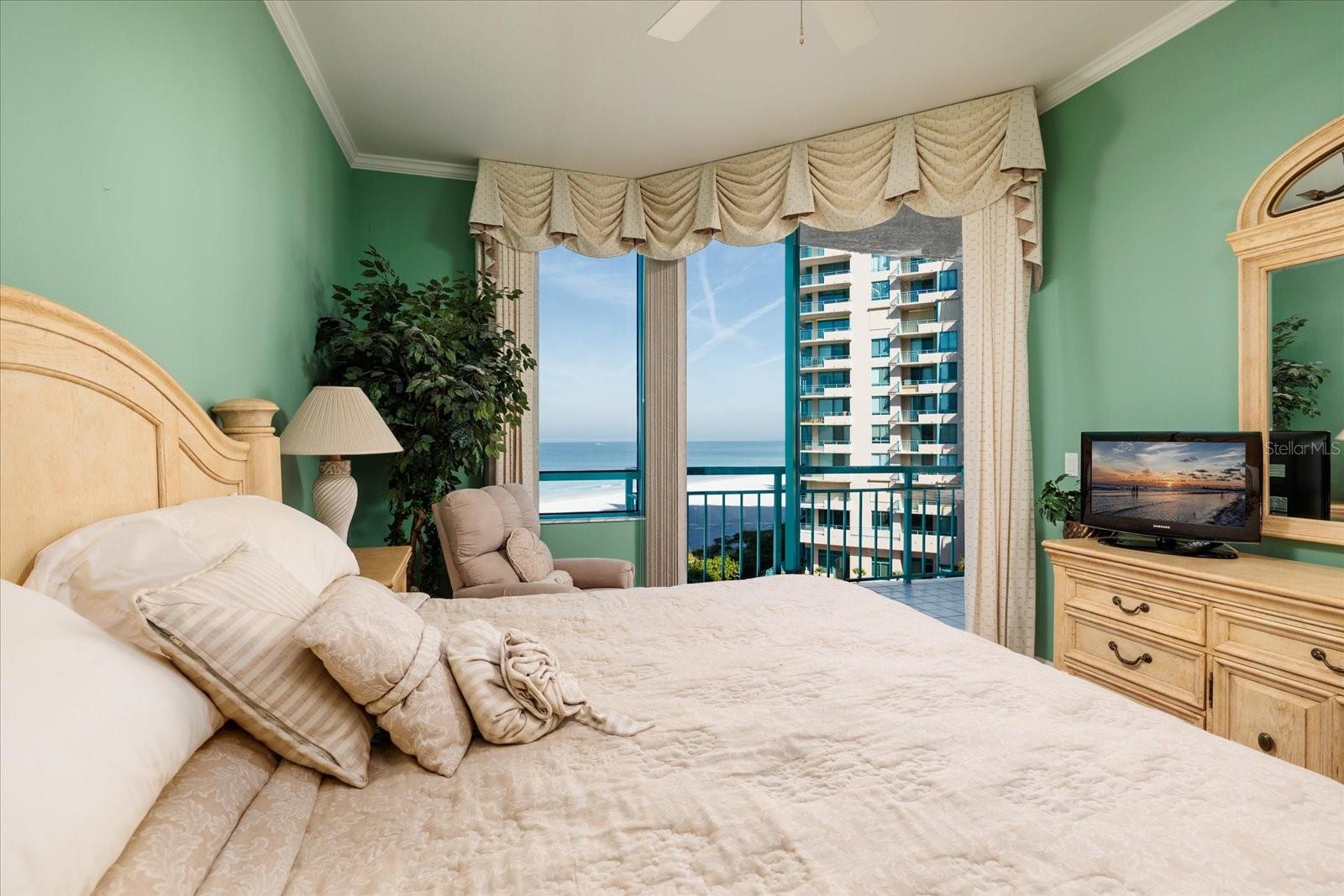 Image 20 of 74 For 1560 Gulf Boulevard 604