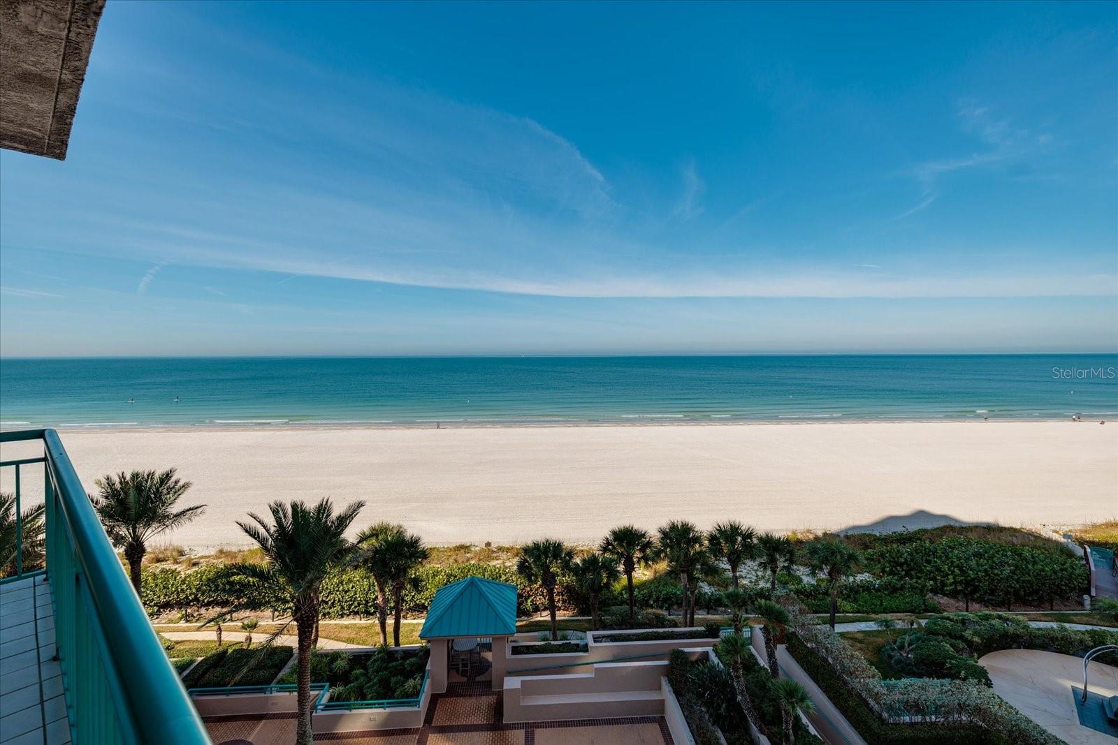 Image 22 of 74 For 1560 Gulf Boulevard 604