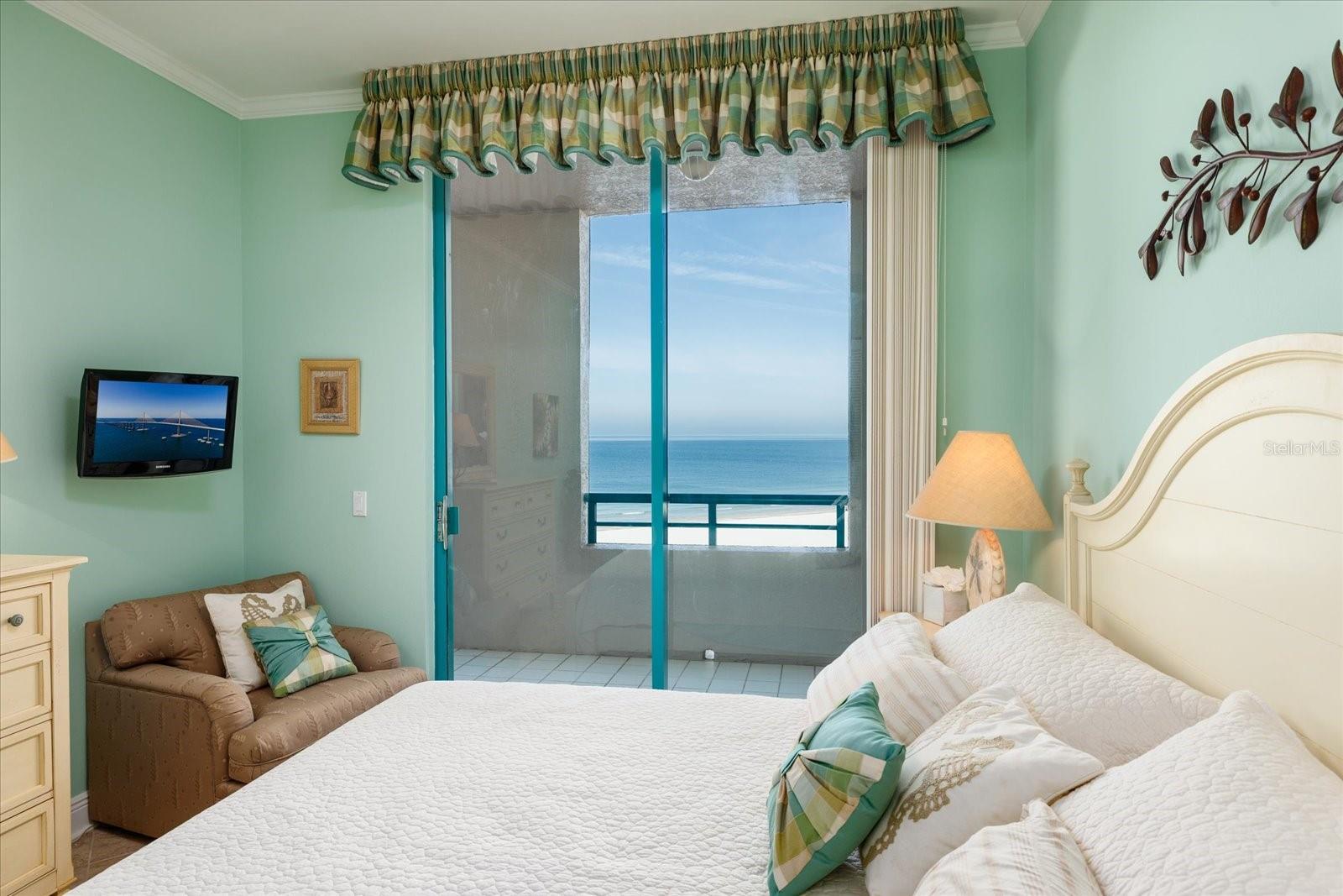 Image 27 of 74 For 1560 Gulf Boulevard 604