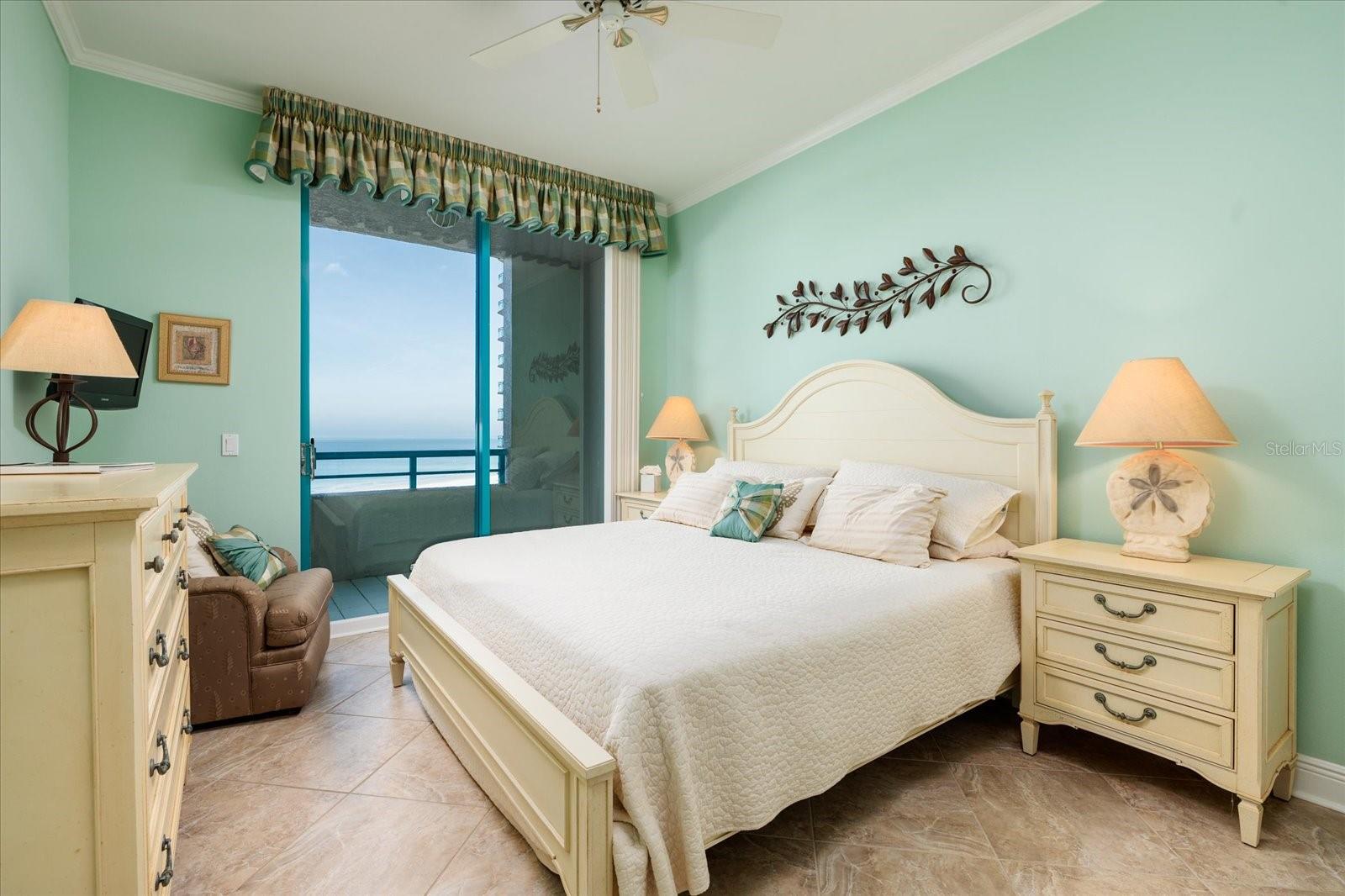 Image 28 of 74 For 1560 Gulf Boulevard 604