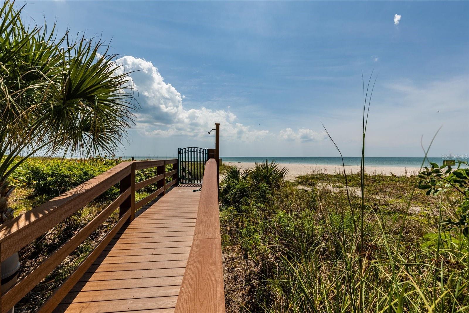 Image 59 of 74 For 1560 Gulf Boulevard 604