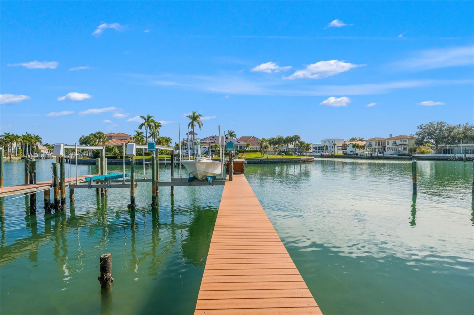 Image 10 of 82 For 637 Pinellas Bayway S 111