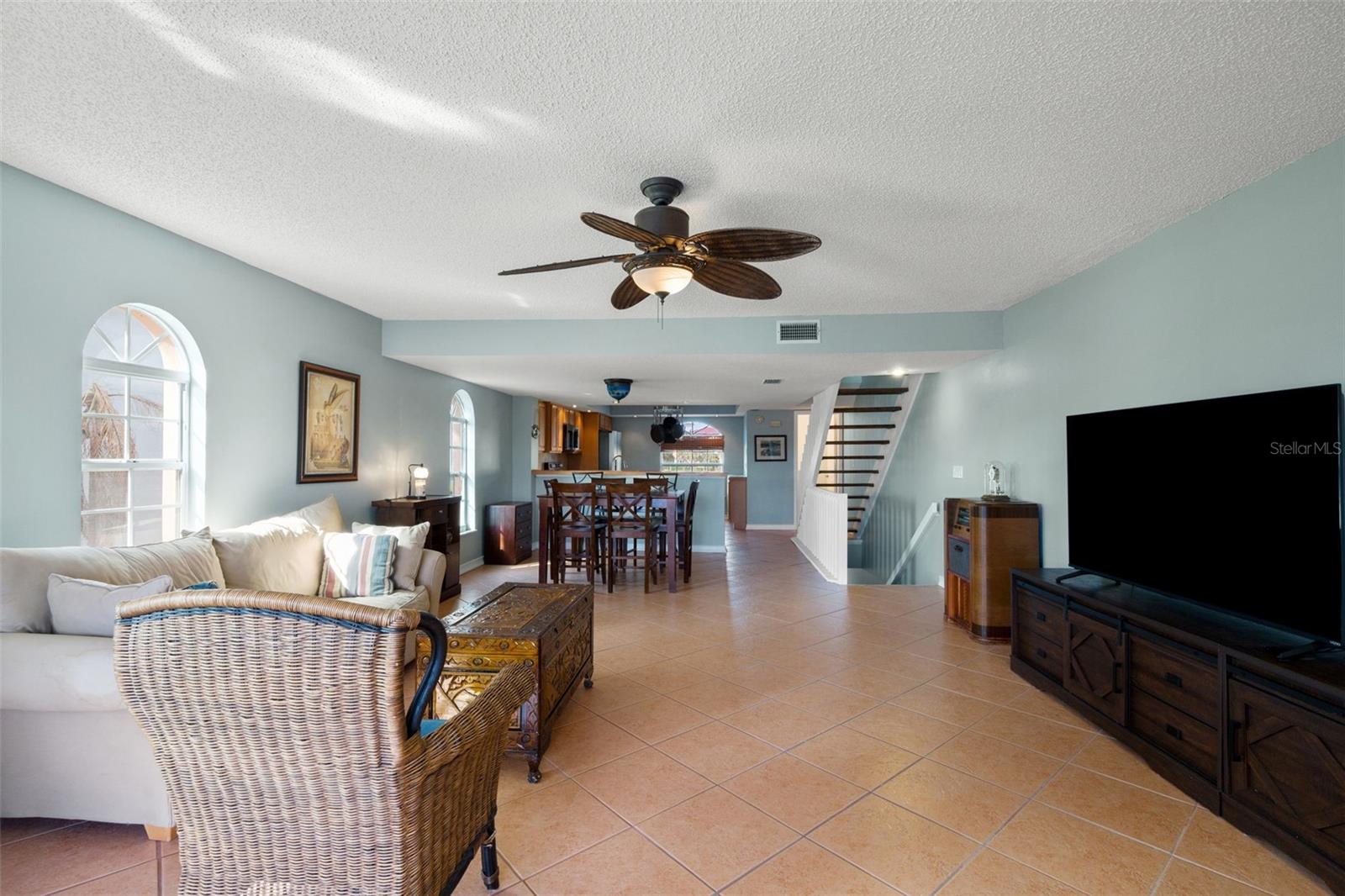 Image 29 of 82 For 637 Pinellas Bayway S 111