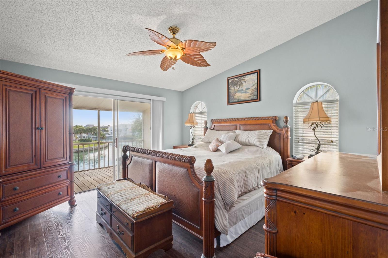 Image 33 of 82 For 637 Pinellas Bayway S 111