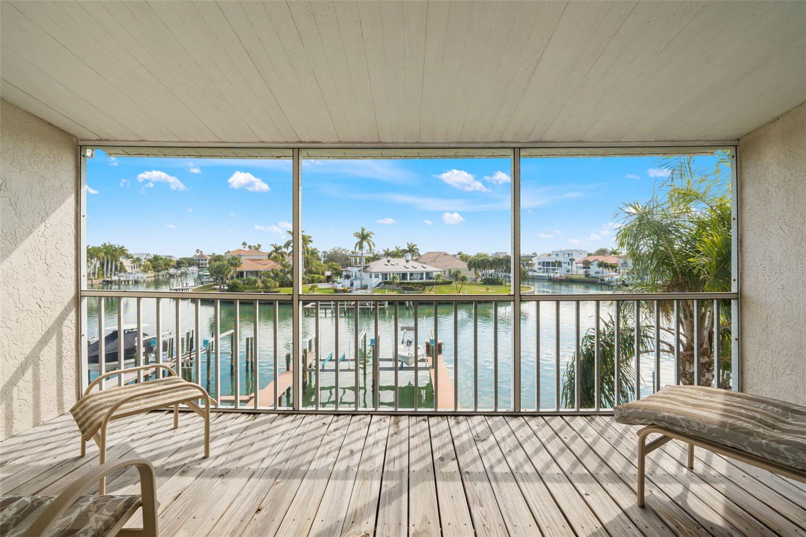 Image 37 of 82 For 637 Pinellas Bayway S 111