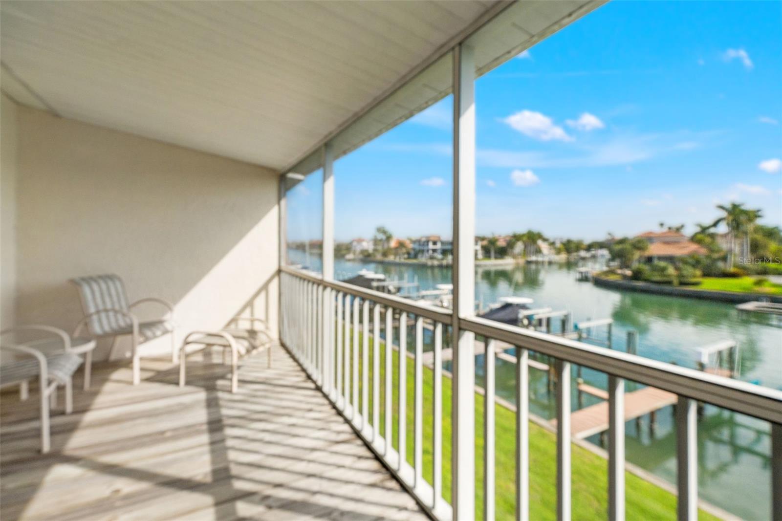 Image 39 of 82 For 637 Pinellas Bayway S 111