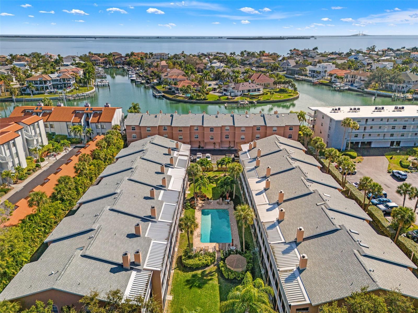 Image 4 of 82 For 637 Pinellas Bayway S 111