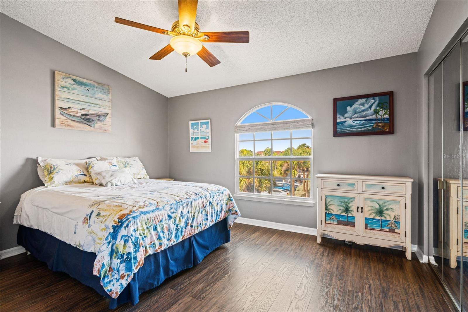 Image 41 of 82 For 637 Pinellas Bayway S 111
