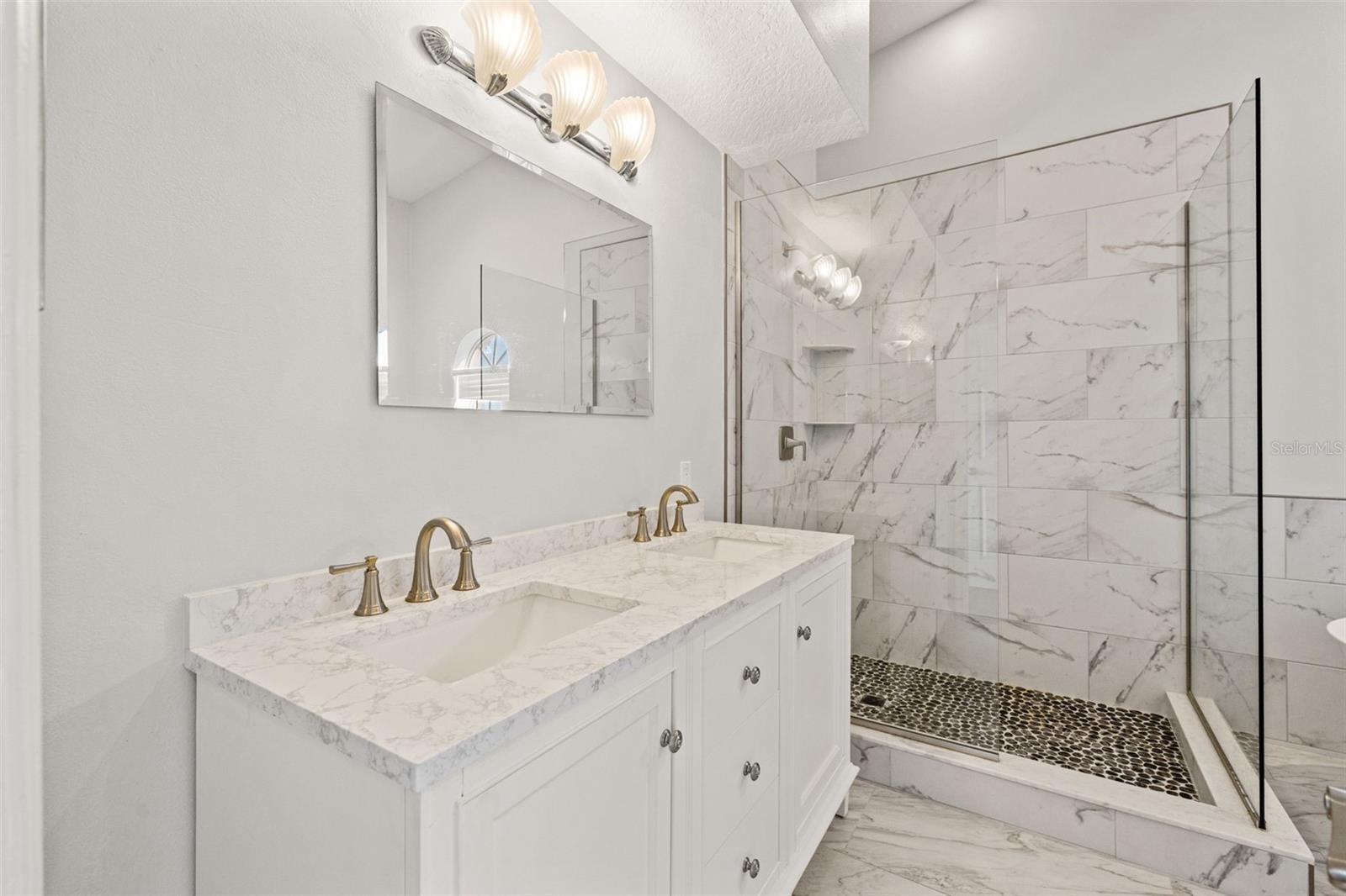 Image 44 of 82 For 637 Pinellas Bayway S 111