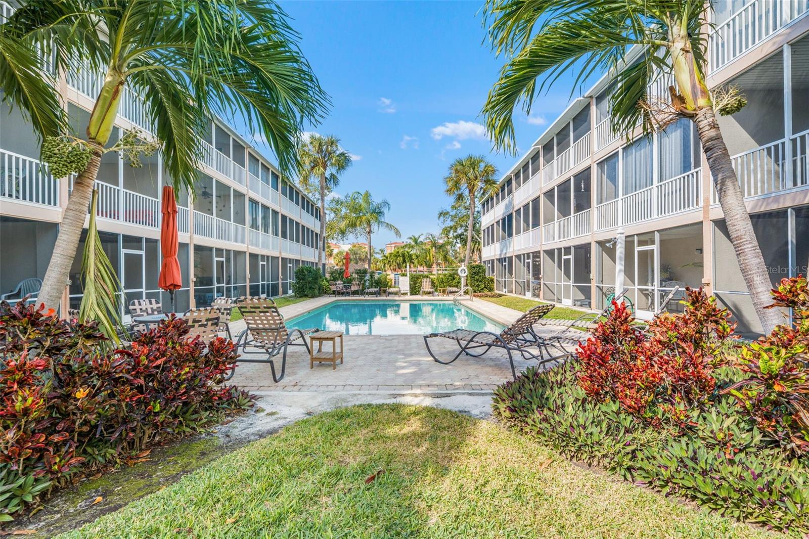 Image 5 of 82 For 637 Pinellas Bayway S 111